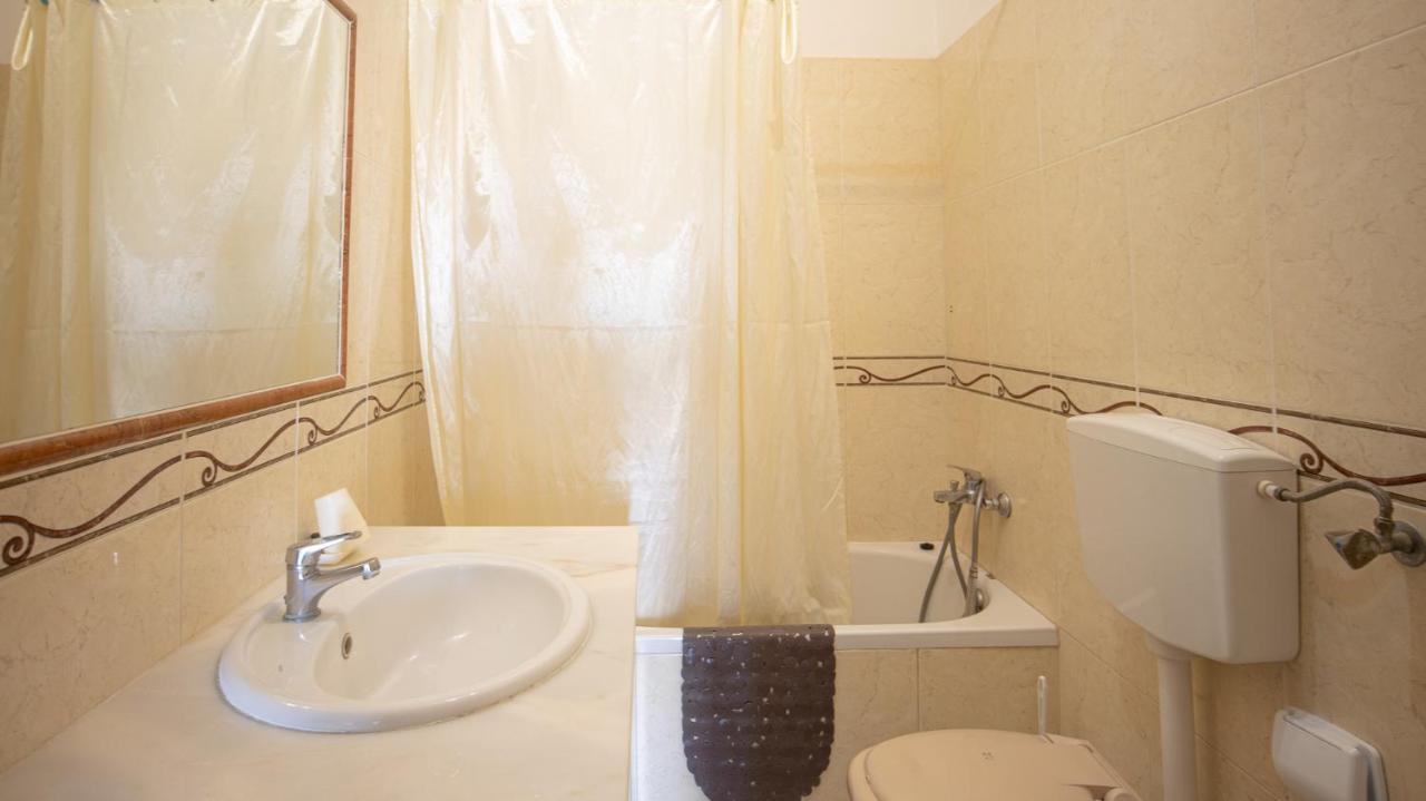 Apartamento Tio Pedro - By Bedzy อัลบูเฟรา ภายนอก รูปภาพ